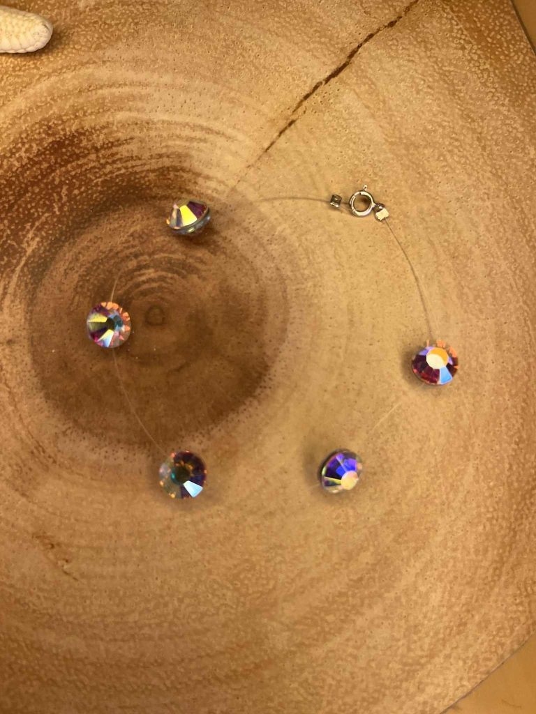 ✨ UShine.gr: Βραχιόλι Αόρατο με Ιριδίζοντα Κρύσταλλα No 191