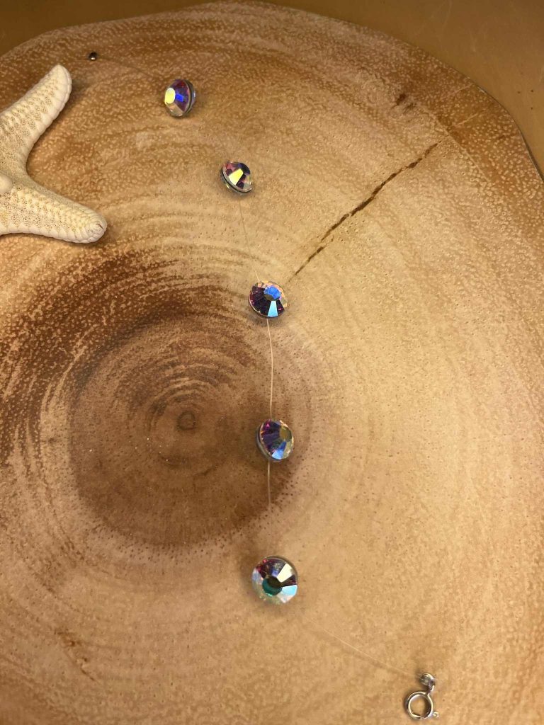 ✨ UShine.gr: Βραχιόλι Αόρατο με Ιριδίζοντα Κρύσταλλα No 191