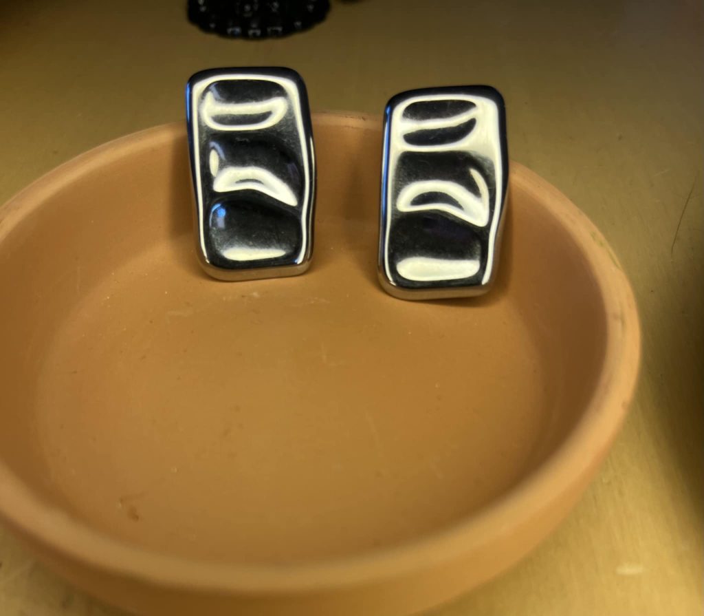 ✨ UShine.gr: Ατσάλινα σκουλαρίκια ανάγλυφο ορθογώνιο No 336