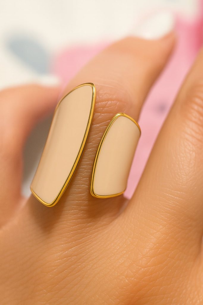 ✨ UShine.gr: Ατσάλινο Ασύμμετρο Δαχτυλίδι Nude Εμαγιέ No 207