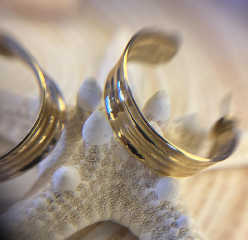 ✨ UShine.gr: Ατσάλινα Σκουλαρίκια Χρυσαφί με Τριπλή Καμπύλη No 290