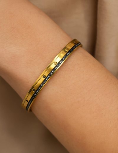 ✨ UShine.gr: Ατσάλινη χειροπέδα σε χρυσό με μαύρα κρύσταλλα No 135