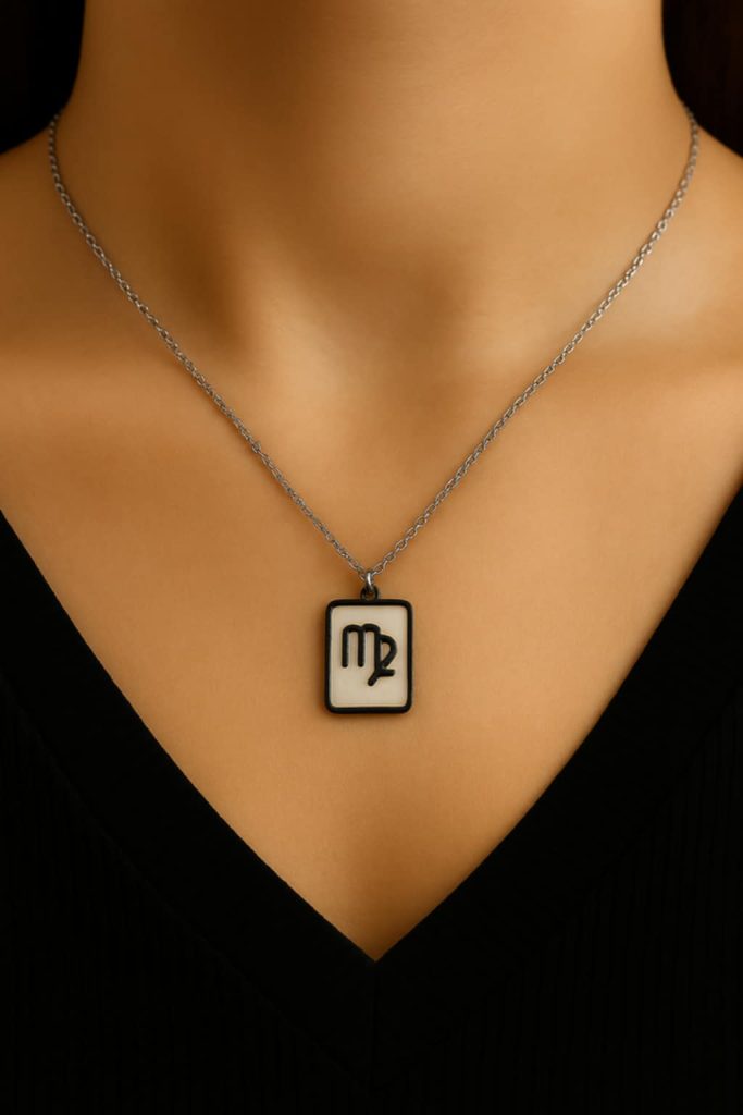 ✨ UShine.gr: Κολιέ Παρθένος από ατσάλι σε ασημί No 247