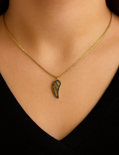 ✨ UShine.gr: Ατσάλινο κολιέ φτερό με μαύρες πέτρες σε χρυσό No 249