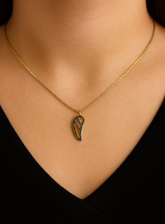 ✨ UShine.gr: Ατσάλινο κολιέ φτερό με μαύρες πέτρες σε χρυσό No 249