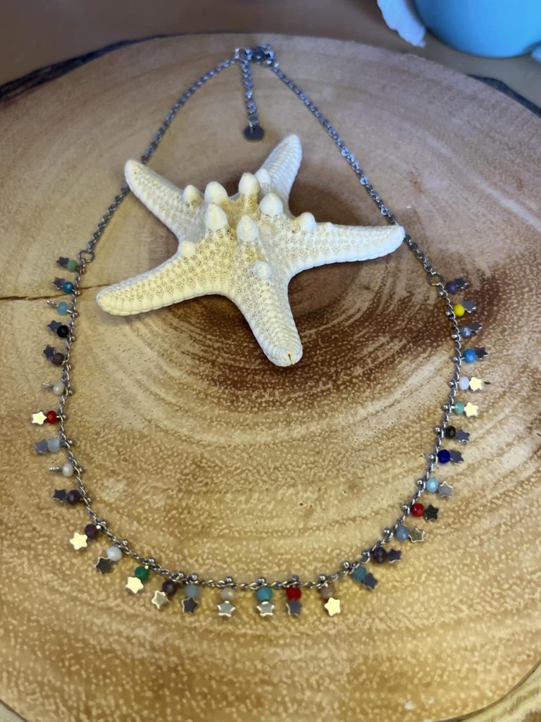 ✨ UShine.gr: Ατσάλινο ασημί κολιέ με πολύχρωμες χάντρες & αστεράκια No 251