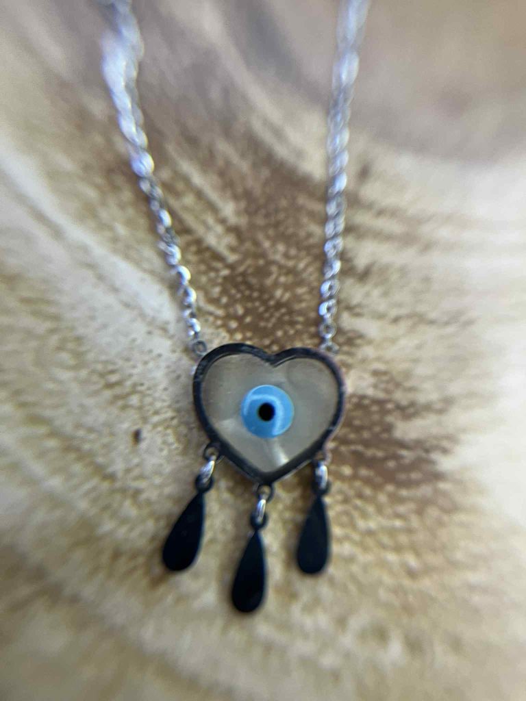 ✨ UShine.gr: Ατσάλινο κολιέ καρδιά-ματάκι με κρεμαστές σταγόνες (ασημί) No 256