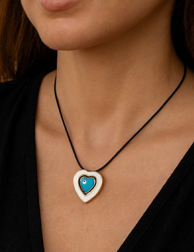 ✨ UShine.gr: Ατσάλινο Χρυσό κολιέ καρδιά–ματάκι σε μαύρο κορδόνι No 1201