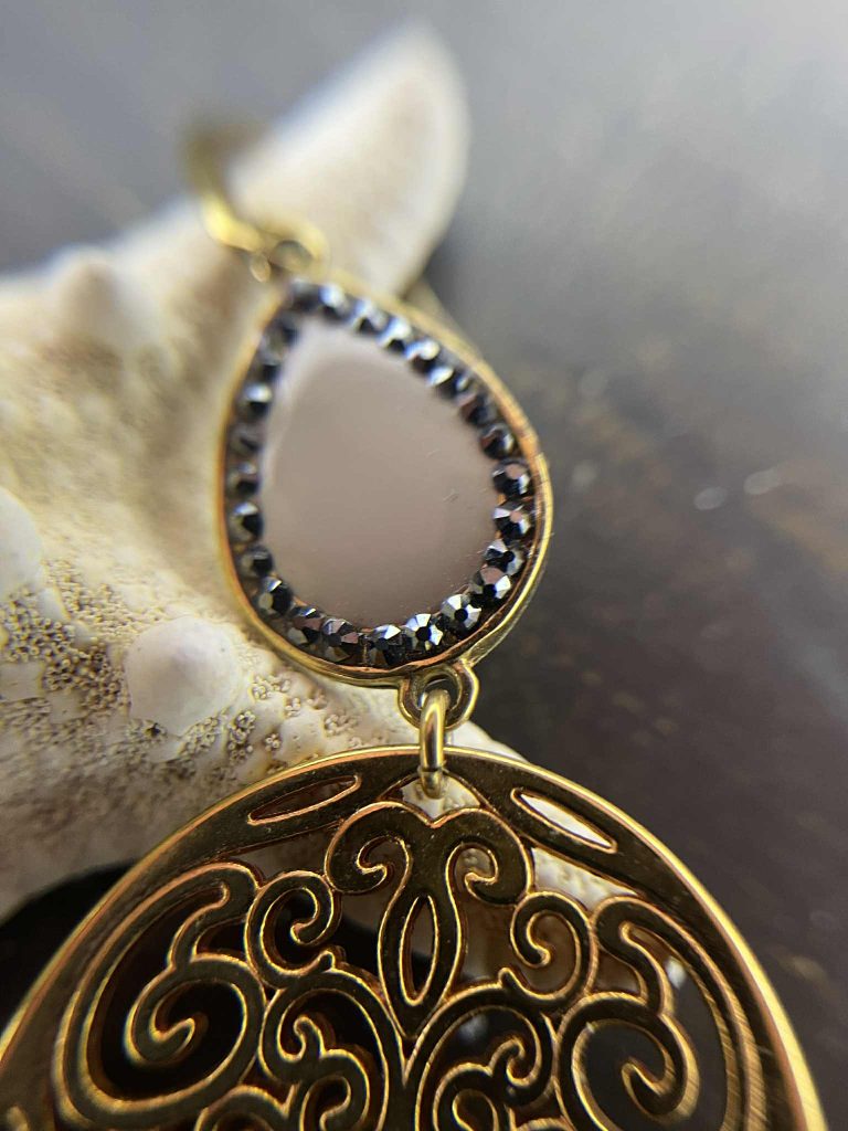 ✨ UShine.gr: Χειροποίητα Χρυσά σκουλαρίκια με δάκρυ & μοτίφ filigree No 1209