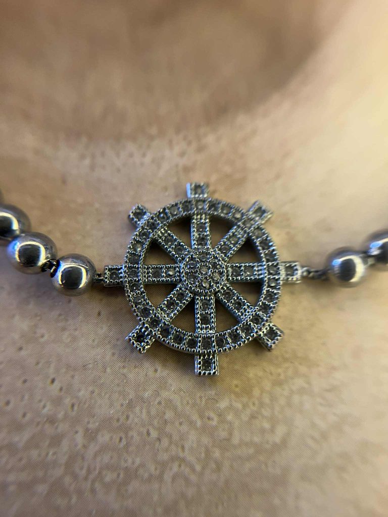 ✨ UShine.gr: Ατσάλινο βραχιόλι με τιμόνι διακοσμημένο με λαμπερές πέτρες No 1213