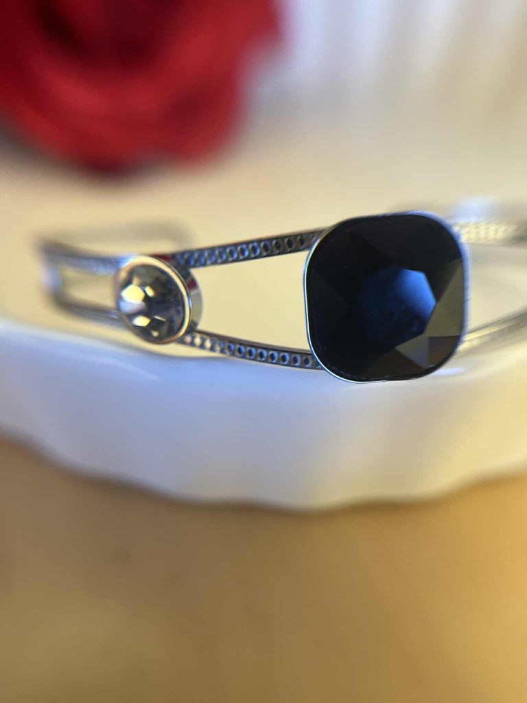 ✨ UShine.gr: Ατσάλινο βραχιόλι cuff με εντυπωσιακή μαύρη πέτρα No 1217