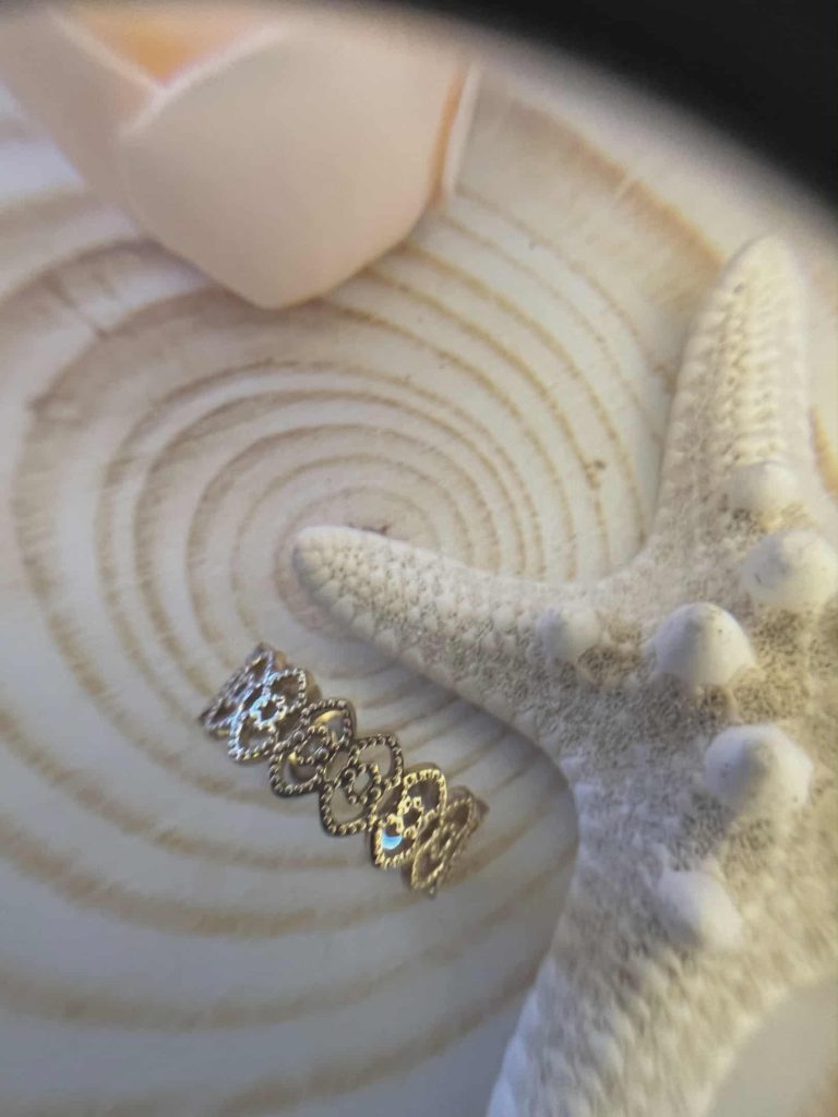 ✨ UShine.gr: Ατσάλινο δαχτυλίδι σε χρυσό χρώμα με δαντελωτό σχέδιο No 1224