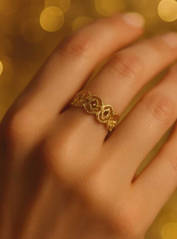 ✨ UShine.gr: Ατσάλινο δαχτυλίδι σε χρυσό χρώμα με δαντελωτό σχέδιο No 1224