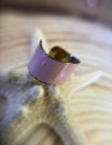 ✨ UShine.gr: Ατσάλινο δαχτυλίδι cuff με ροζ και χρυσές λεπτομέρειες No 1222