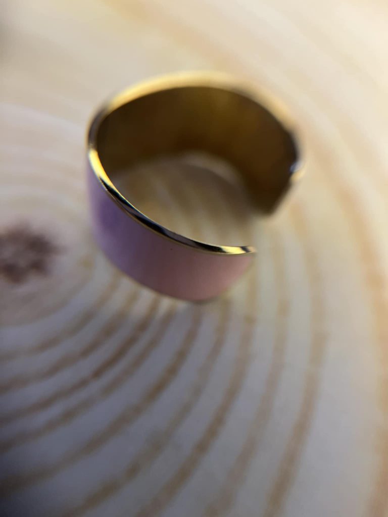 ✨ UShine.gr: Ατσάλινο δαχτυλίδι cuff με ροζ και χρυσές λεπτομέρειες No 1222