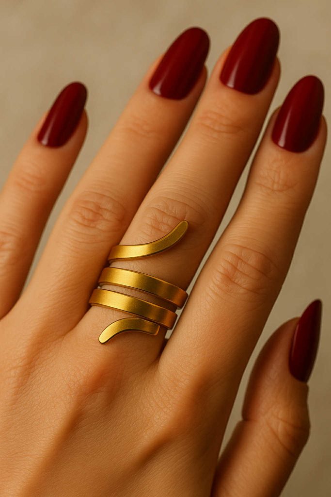 ✨ UShine.gr: Ατσάλινο δαχτυλίδι σε χρυσό χρώμα με σπειροειδές σχέδιο No 1225