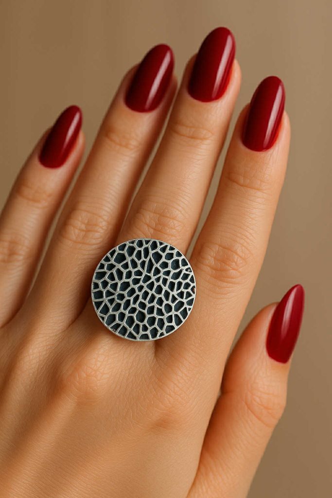 ✨ UShine.gr: Ατσάλινο δαχτυλίδι με ανάγλυφο σχέδιο No 1227