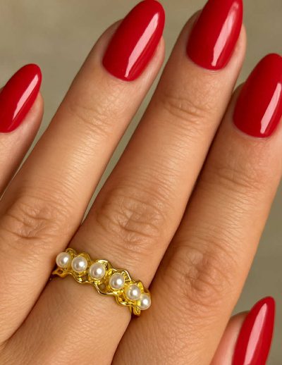 ✨ UShine.gr: Ατσάλινο δαχτυλίδι με πέρλες και χρυσό κυματιστό σχέδιο No 1228