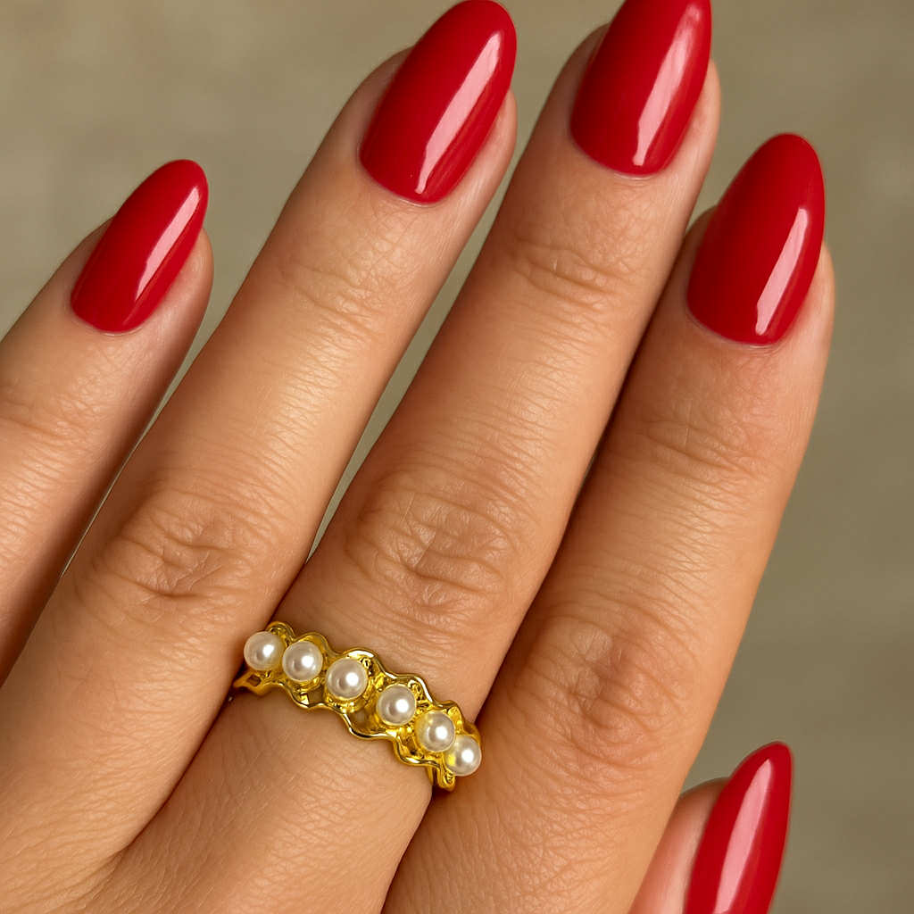 ✨ UShine.gr: Ατσάλινο δαχτυλίδι με πέρλες και χρυσό κυματιστό σχέδιο No 1228