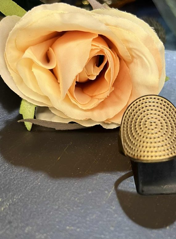 ✨ UShine.gr: Ατσάλινο δαχτυλίδι με οβάλ επιφάνεια και ανάγλυφο μοτίβο κουκκίδων No 1231