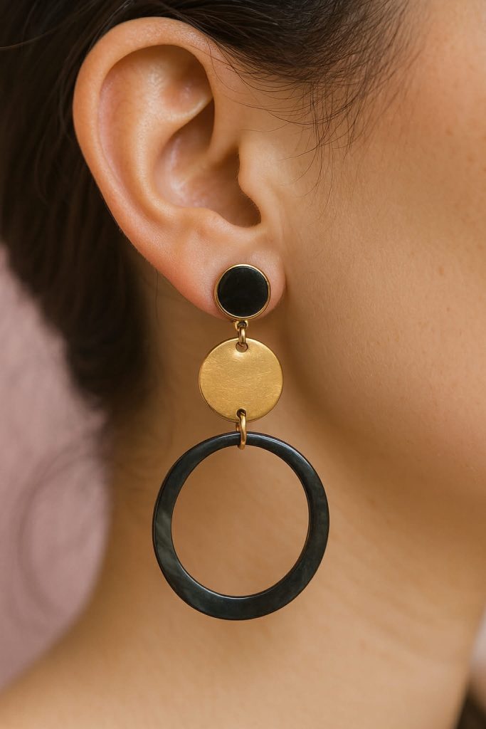✨ UShine.gr: Διπλά κρεμαστά σκουλαρίκια με μαύρο και χρυσό No 1236