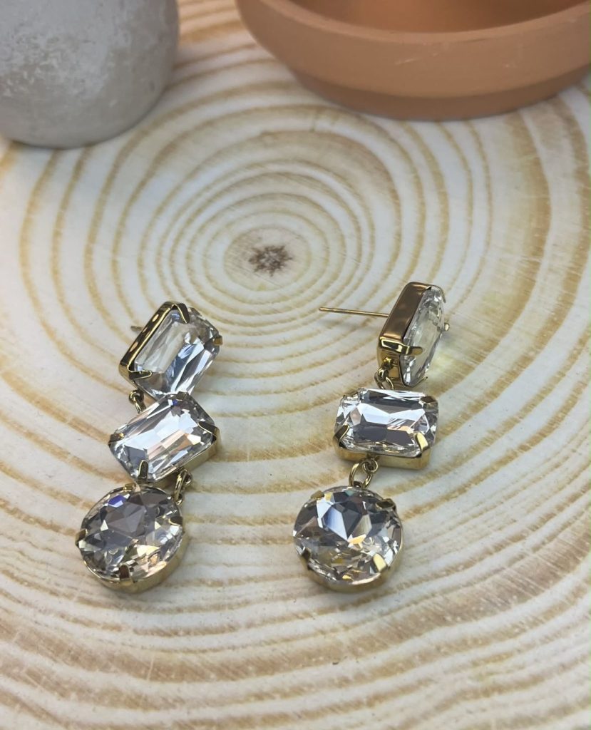 ✨ UShine.gr: Κυματιστά κρεμαστά σκουλαρίκια με διάφανα κρύσταλλα No 1238