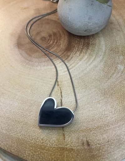 ✨ UShine.gr: Ατσάλινο κολιέ καρδιά σε μαύρη απόχρωση No 1239