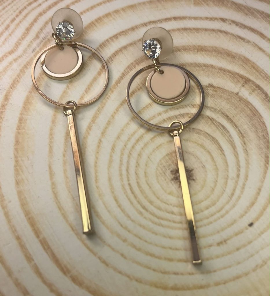 ✨ UShine.gr: Ατσάλινα σκουλαρίκια με nude κυκλικό μοτίβο και χρυσό γεωμετρικό design No 1240