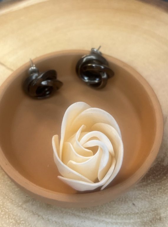 ✨ UShine.gr: Ατσάλινα σκουλαρίκια κόμπος σε μαύρη λάμψη No 1248