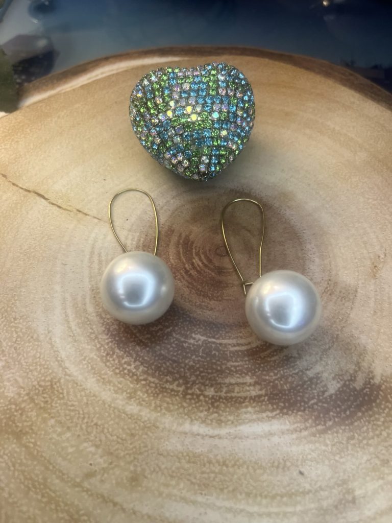 ✨ UShine.gr:Ατσάλινα σκουλαρίκια με μεγάλη λευκή πέρλα & χρυσό κρίκο No 1250