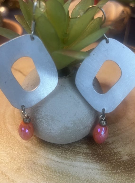 ✨ UShine.gr: Ατσάλινα γεωμετρικά σκουλαρίκια με κρεμαστή πορτοκαλί πέτρα No 1253