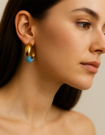 ✨ UShine.gr: Ατσάλινα χρυσά σκουλαρίκια με γαλάζια enamel λεπτομέρεια No 1254