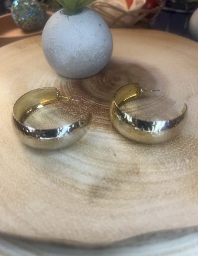 ✨ UShine.gr: Ατσάλινα χρυσά σκουλαρίκια με hammered υφή No 1255