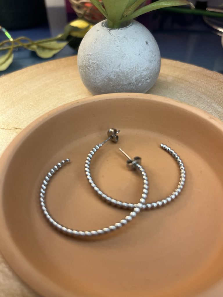 ✨ UShine.gr: Ατσάλινοι beaded κρίκοι σε minimal chic γραμμή No 1256