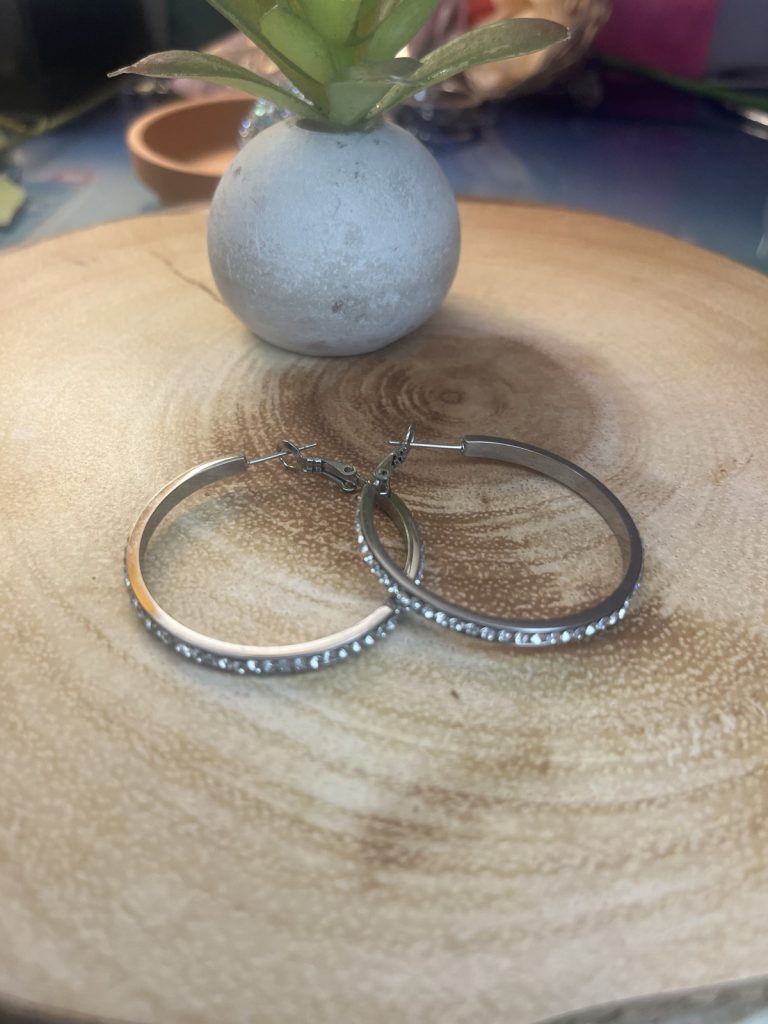 ✨ UShine.gr: Ατσάλινοι κρίκοι με λαμπερές στρας λεπτομέρειες No 1259