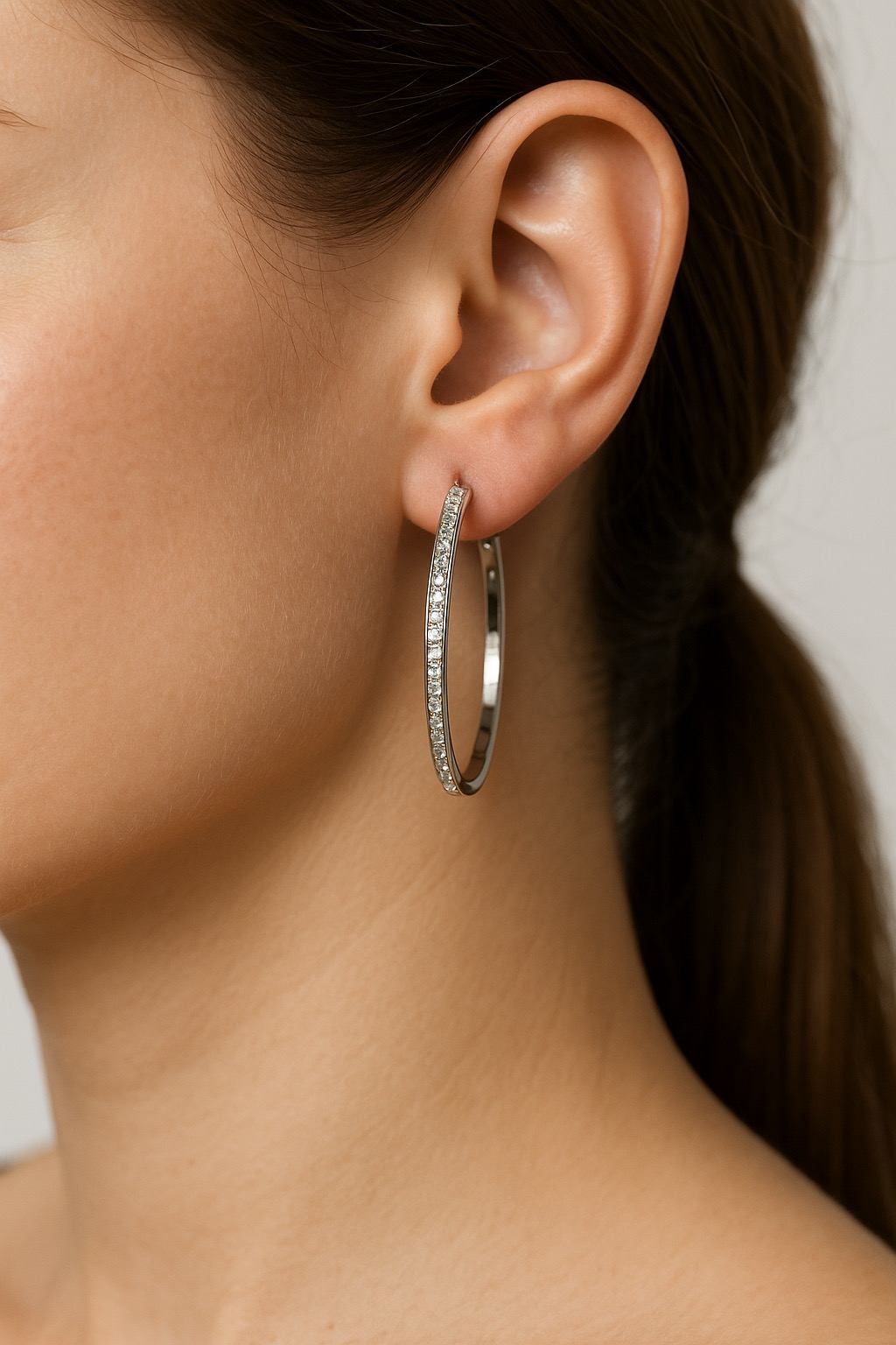 ✨ UShine.gr: Ατσάλινοι κρίκοι με λαμπερές στρας λεπτομέρειες No 1259