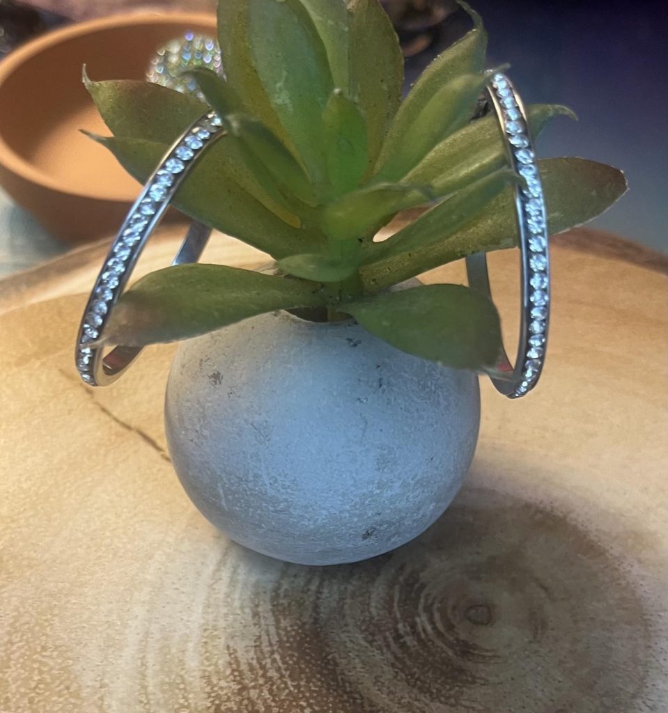 ✨ UShine.gr: Ατσάλινοι κρίκοι με λαμπερές στρας λεπτομέρειες No 1259