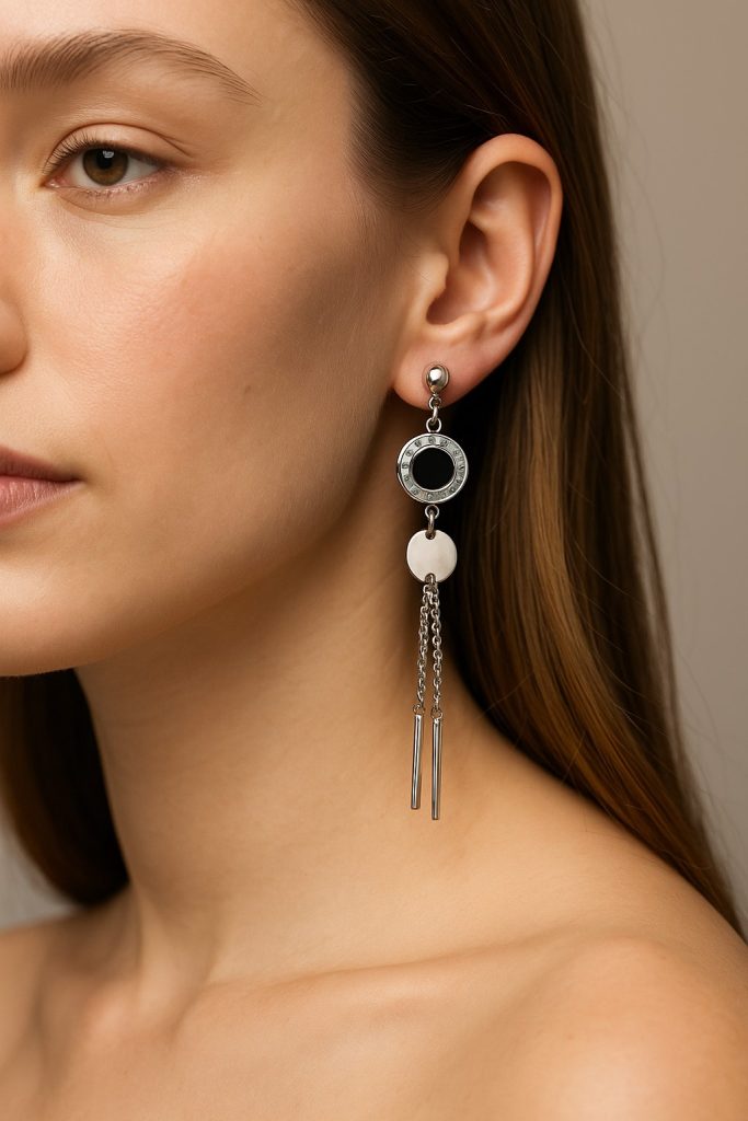 ✨ UShine.gr: Ατσάλινα μακριά σκουλαρίκια με μαύρη λεπτομέρεια & κρεμαστές αλυσίδες No 1264