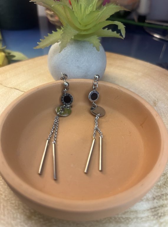 ✨ UShine.gr: Ατσάλινα μακριά σκουλαρίκια με μαύρη λεπτομέρεια & κρεμαστές αλυσίδες No 1264