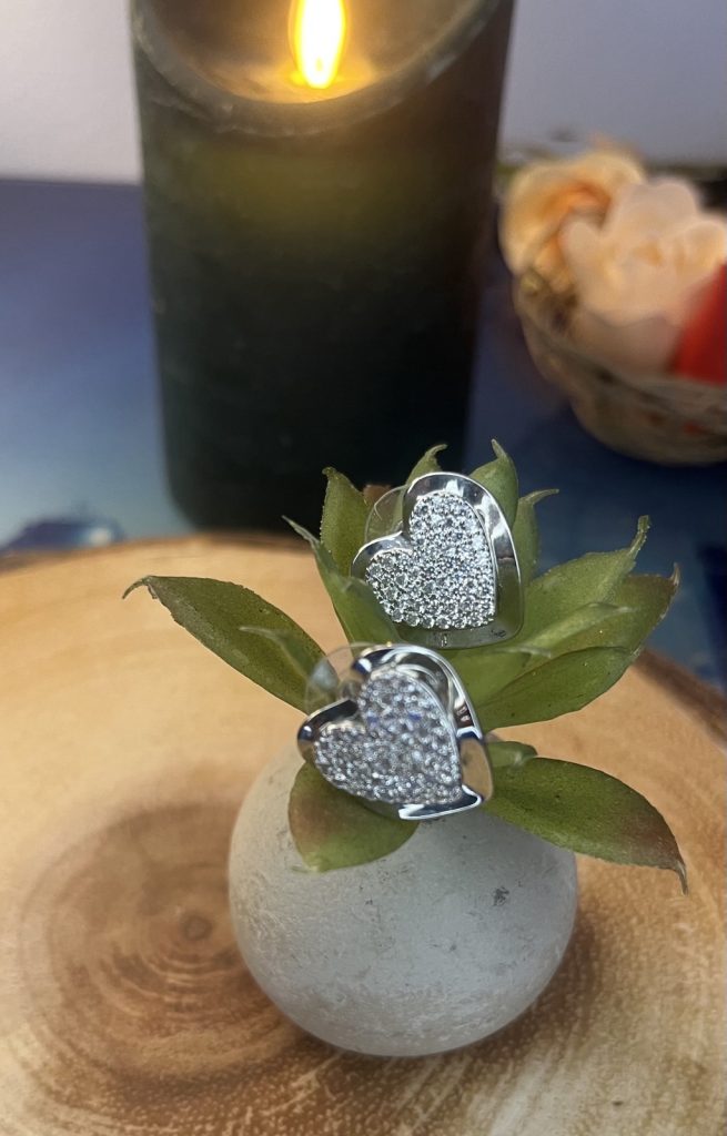 ✨ UShine.gr: Ασημένια καρδιά με pavé λάμψη No 1273