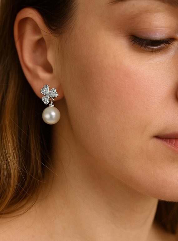 ✨ UShine.gr: Ασημένια σκουλαρίκια με μαργαριτάρι & τριφύλλι καρδιά No 1281