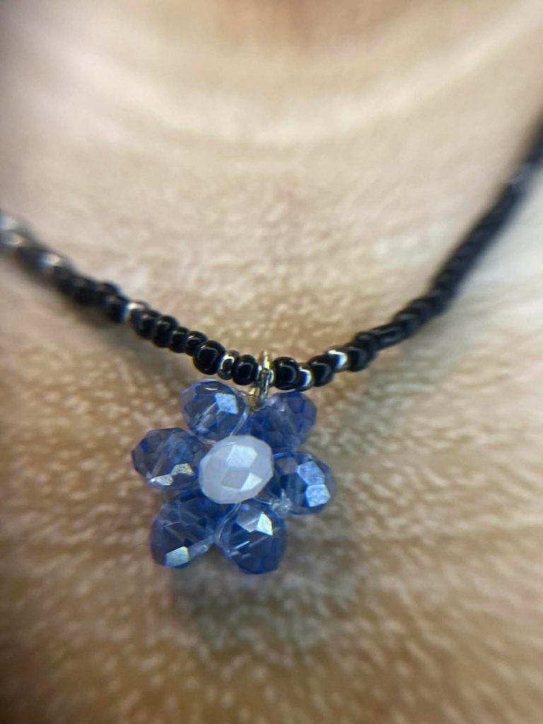 ✨ UShine.gr: Χειροποίητο κολιέ με μπλε λουλούδι No 1285