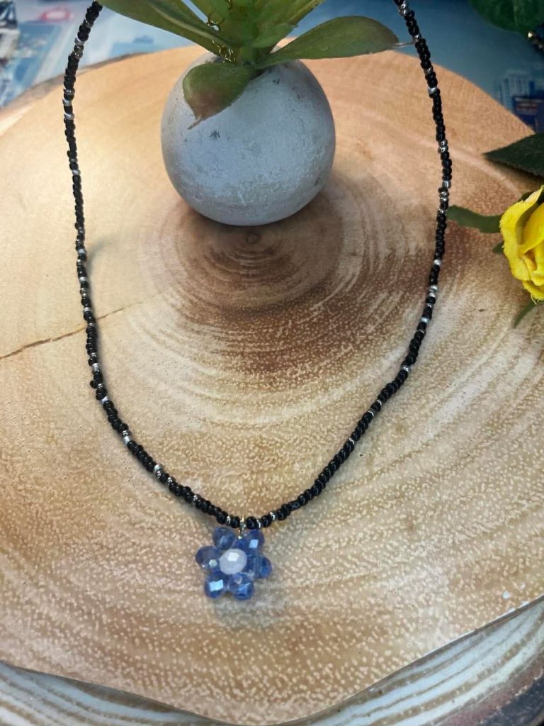 ✨ UShine.gr: Χειροποίητο κολιέ με μπλε λουλούδι No 1285