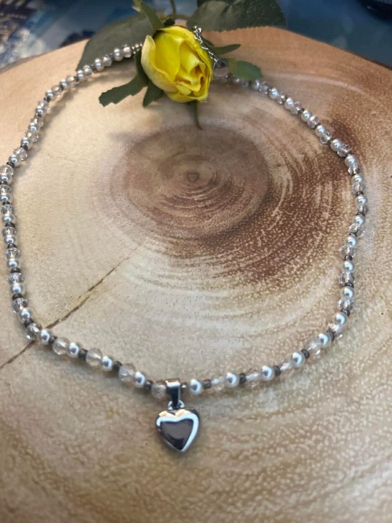 ✨ UShine.gr: Ατσάλινο χειροποίητο κολιέ με περλέ χάντρες & καρδιά No 1287