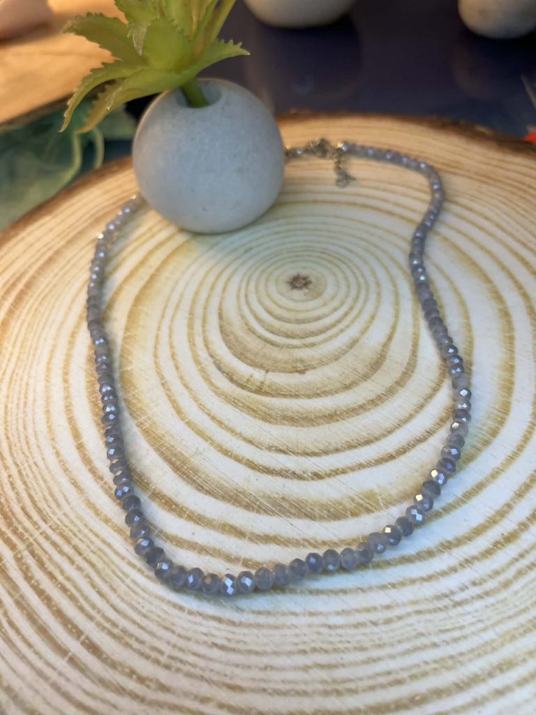 ✨ UShine.gr: Ατσάλινο κολιέ με γκρι-μπλε κρυστάλλινες χάντρες No 1290