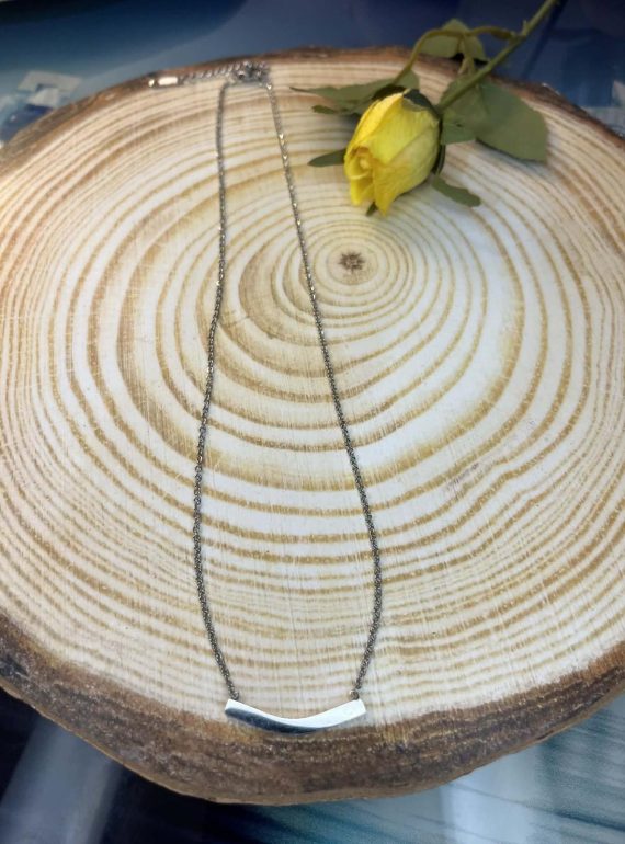 ✨ UShine.gr: Ατσάλινο κολιέ με καμπύλη μπάρα – minimal & κομψό design No 1292