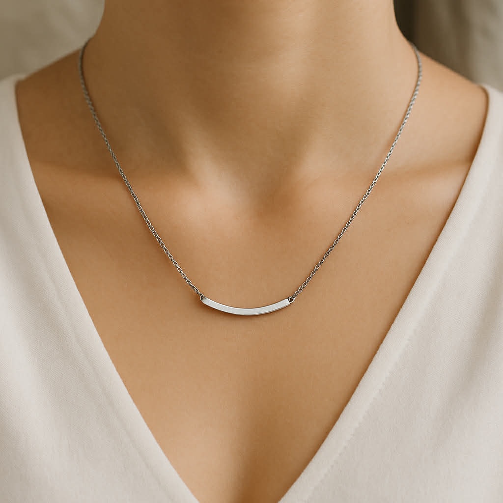 ✨ UShine.gr: Ατσάλινο κολιέ με καμπύλη μπάρα – minimal & κομψό design No 1292