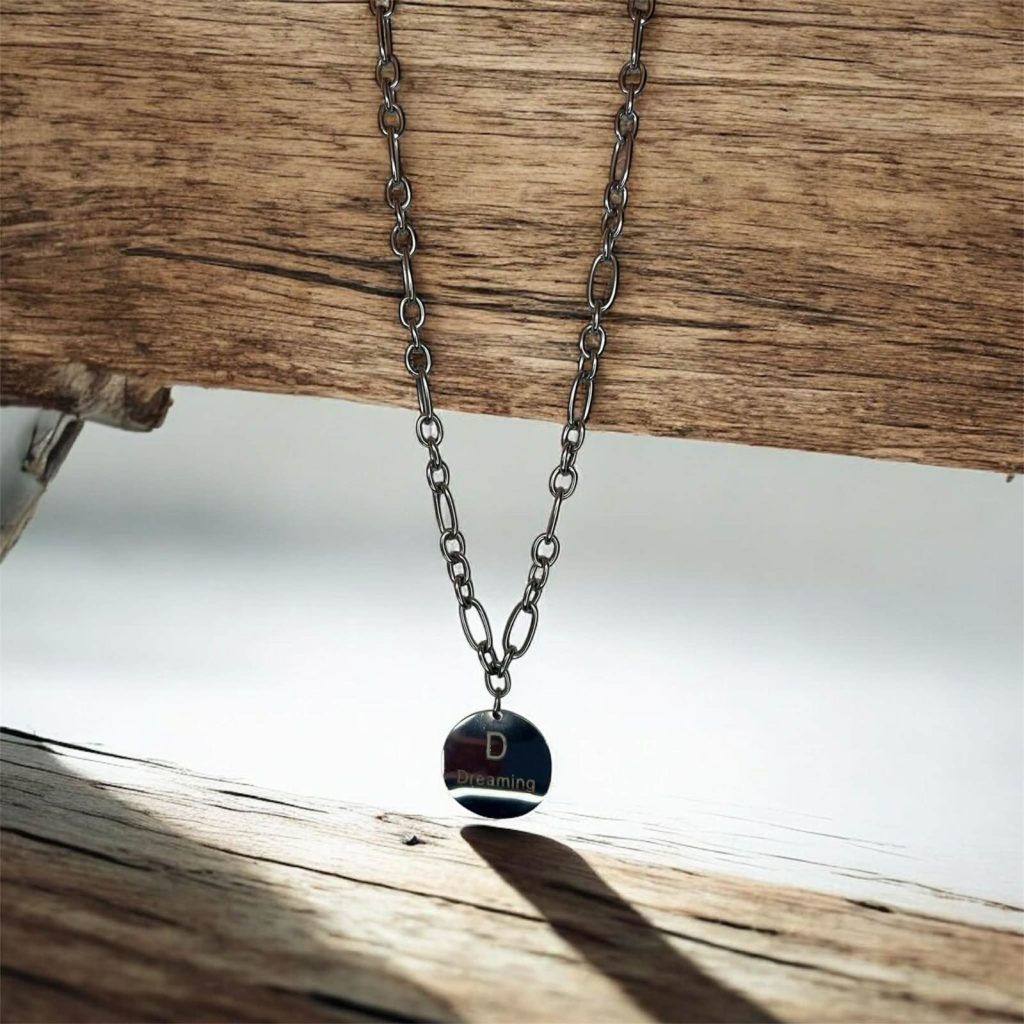✨ UShine.gr: Ατσάλινο κολιέ αλυσίδα με στρογγυλό μενταγιόν “D Dreaming” No 1296