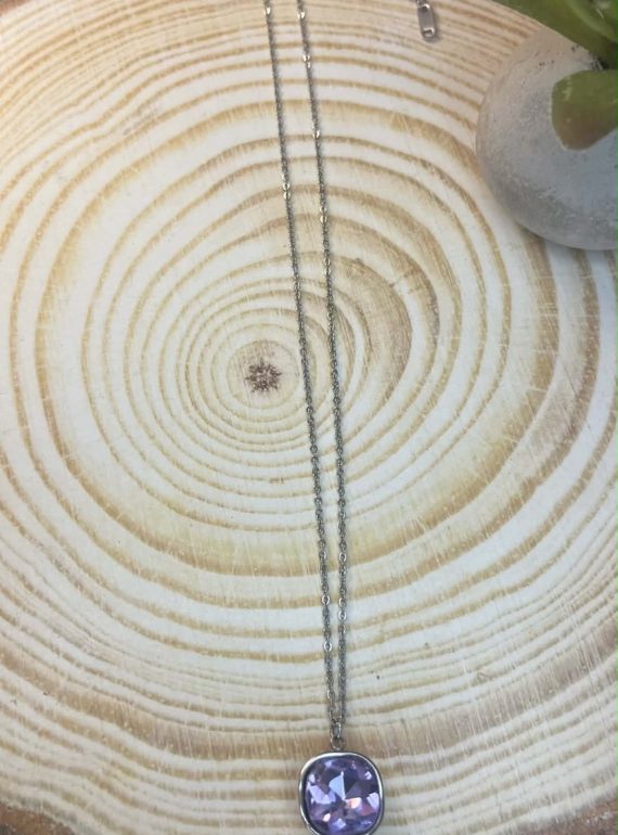 ✨ UShine.gr: Ατσάλινο κολιέ με μωβ τετράγωνο κρύσταλλο No 1304