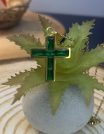 ✨ UShine.gr: Ατσάλινο κολιέ με πράσινο κρυστάλλινο σταυρό No 1305
